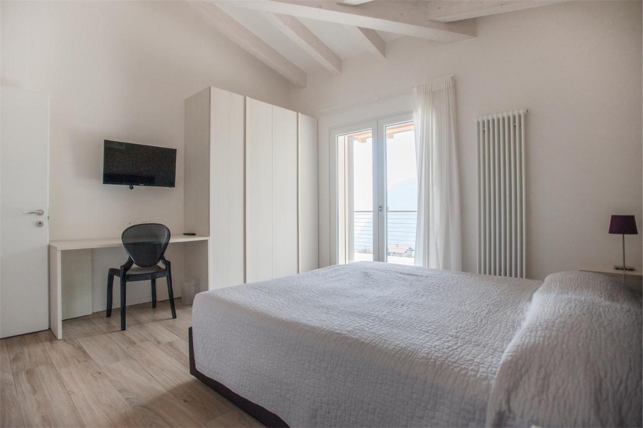 Terrazze Sul Garda Aparthotel Тено Екстериор снимка